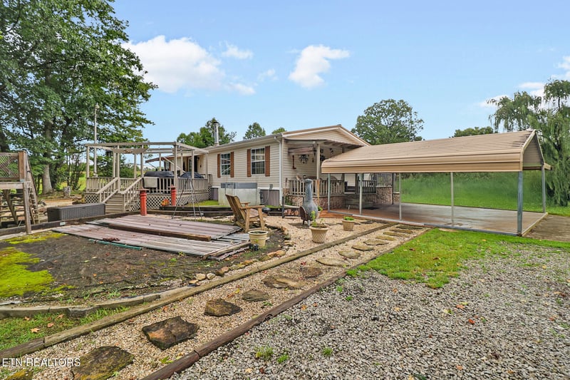592 Heidel Rd, Wartburg, TN 37887