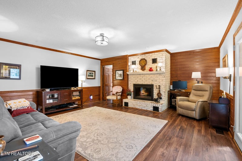 5921 Parkdale Rd, Knoxville, TN 37912