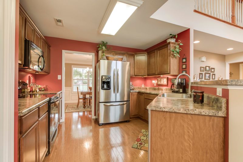 5922 Gray Gables Dr, Knoxville, TN 37931