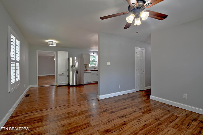 5924 W Pine Ln, Knoxville, TN 37909
