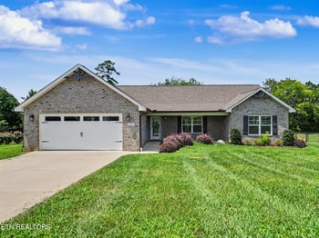 5925 Chester Ln, Maryville, TN 37801