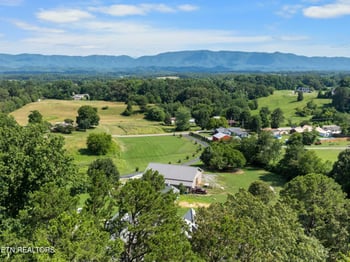 5925 Sevierville Rd, Seymour, TN 37865