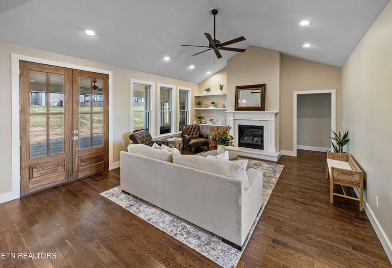 5929 John Dr, Greenback, TN 37742