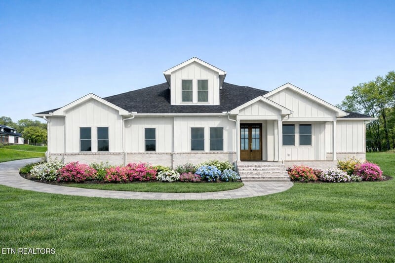 5929 John Dr, Greenback, TN 37742