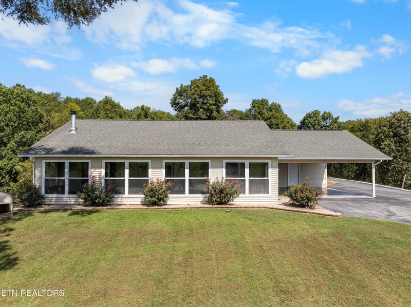 593 Cedar Top Dr, Sevierville, TN 37876