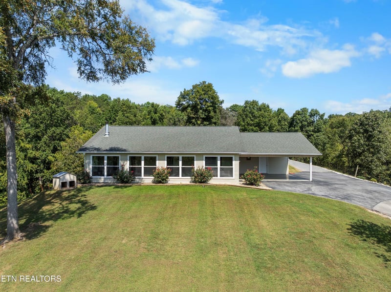 593 Cedar Top Dr, Sevierville, TN 37876