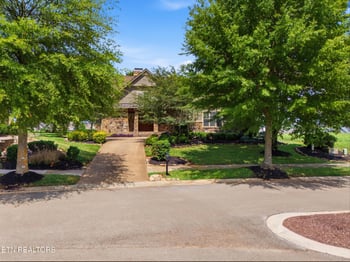 593 Old Barn Ln, Loudon, TN 37774