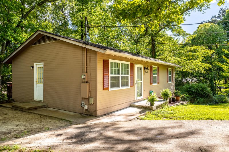 5938 W Pine Ln, Knoxville, TN 37909