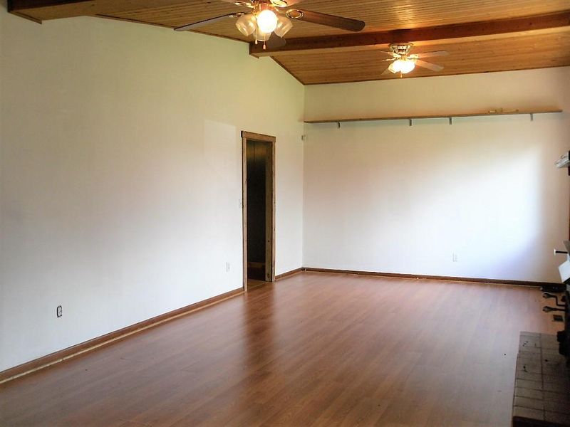 594 County Road 890, Etowah, TN 37331