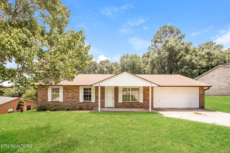 5941 Bridge Garden Rd, Knoxville, TN 37912