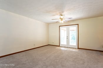 5941 Bridge Garden Rd, Knoxville, TN 37912