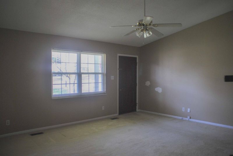 5943 Westmere Dr, Knoxville, TN 37909