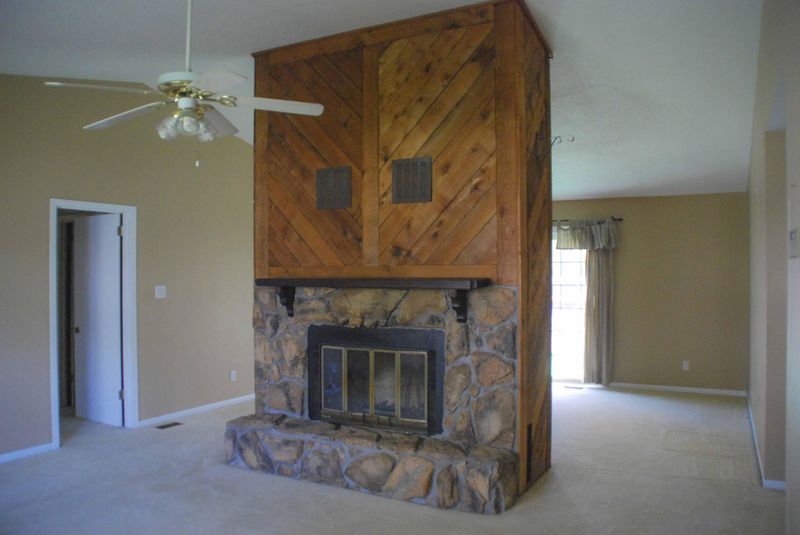 5943 Westmere Dr, Knoxville, TN 37909