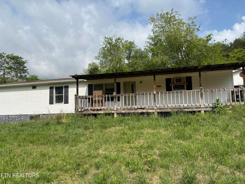 595 Cross Rd, Bean Station, TN 37708