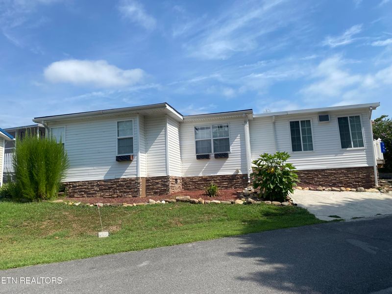 595 Flamingo Cir, Townsend, TN 37882