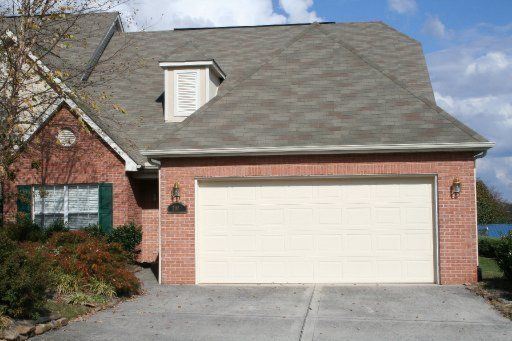 5952 Round Hill Ln #8, Knoxville, TN 37912