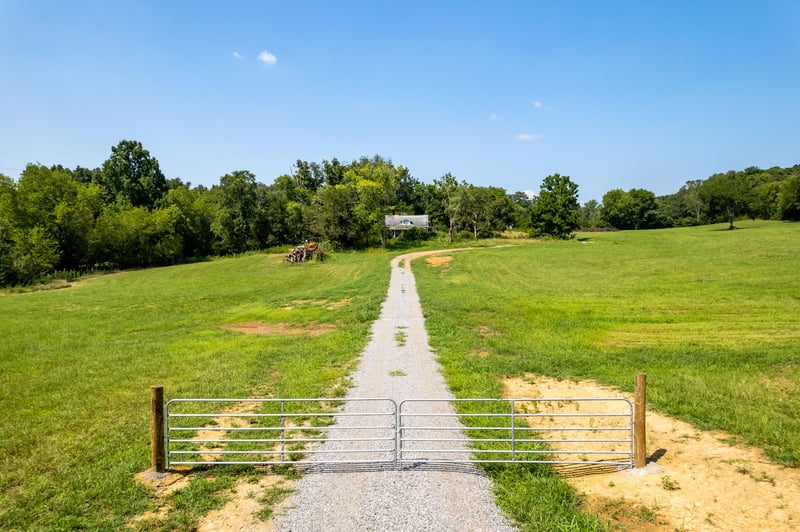 5959 Morganton Rd, Greenback, TN 37742