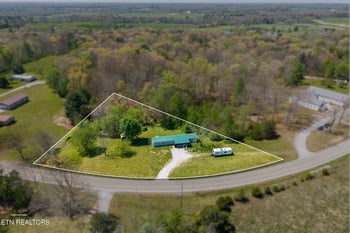 5959 Nashville Hwy, Deer Lodge, TN 37726