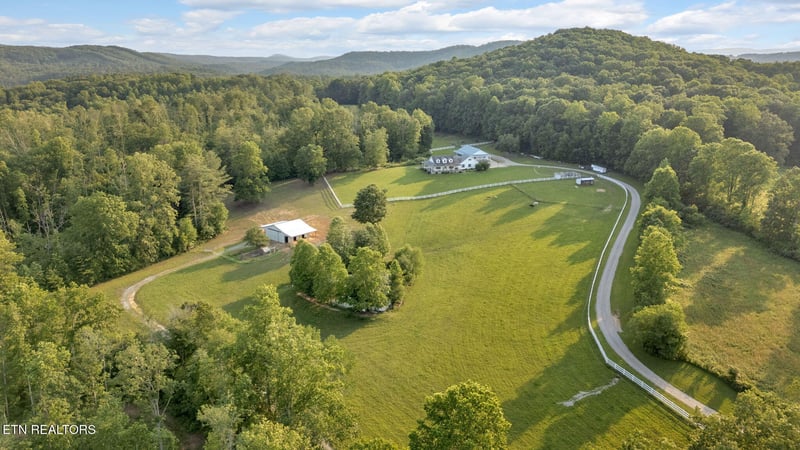 596 Clifty Creek Rd, Oakdale, TN 37829