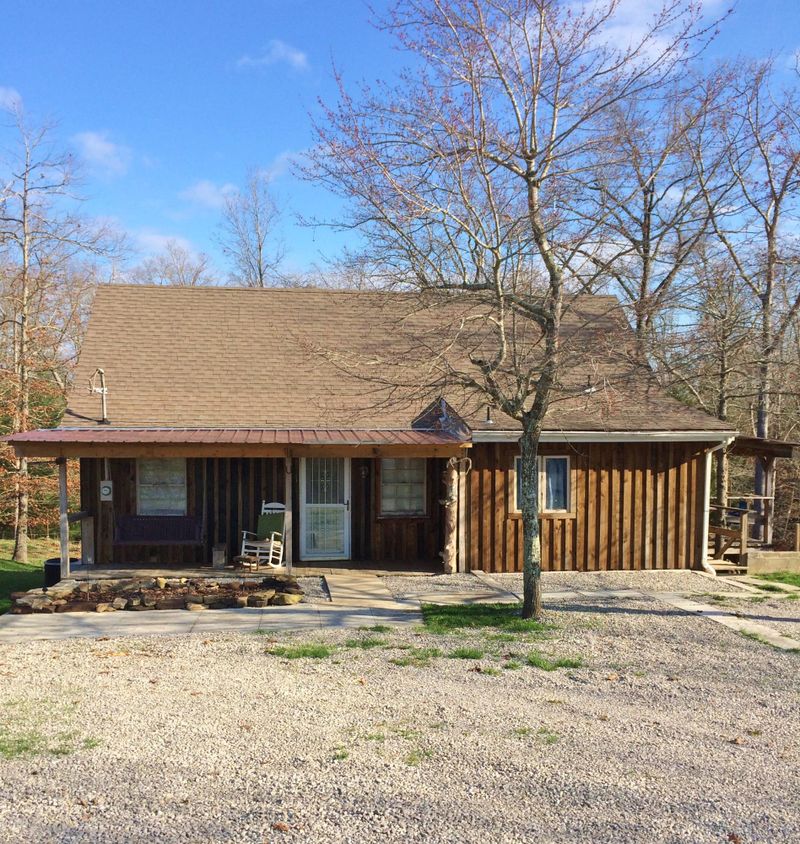 596 Meister Hills Rd, Deer Lodge, TN 37726