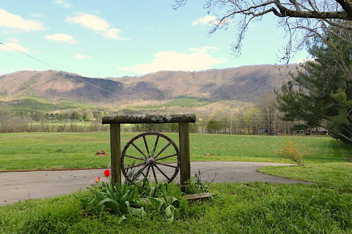 597 County Road 475, Etowah, TN 37331