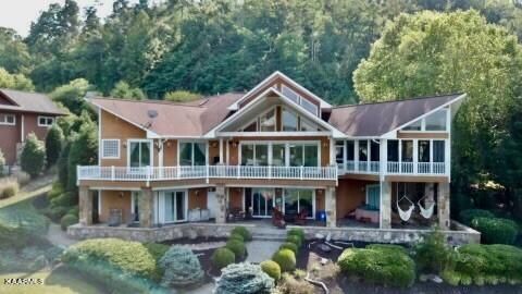 597 Crown Pointe Rd, Lafollette, TN 37766