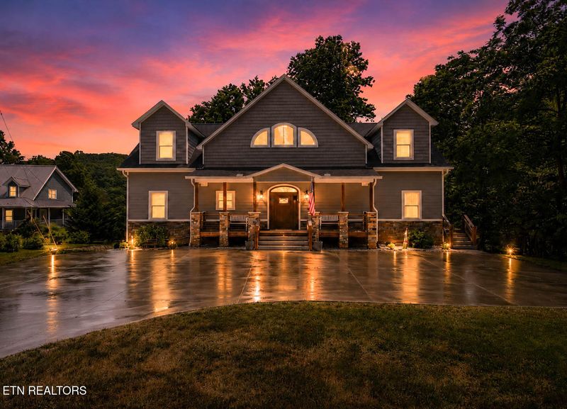 597 E Norris Point Rd, Lafollette, TN 37766