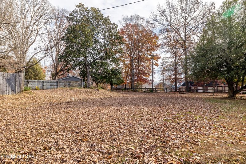 597 W Hunt Rd, Alcoa, TN 37701
