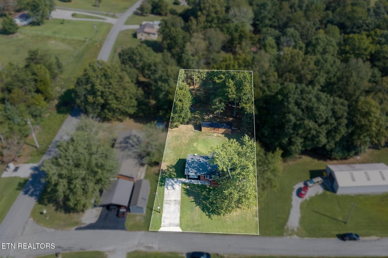 598 Glenwood Cir, Crossville, TN 38555