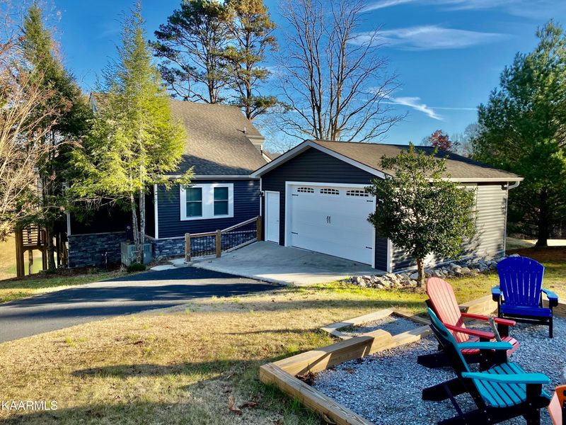 598 Wedgewood Ln, Lafollette, TN 37766