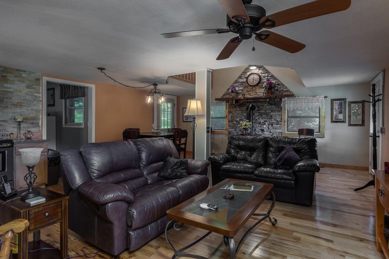 5984 Mountain Valley Rd, Thorn Hill, TN 37881