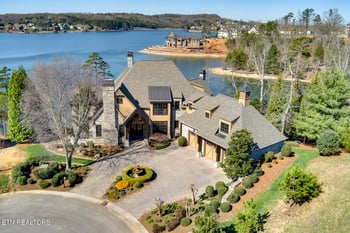 599 Beacon Ct, Lenoir City, TN 37772