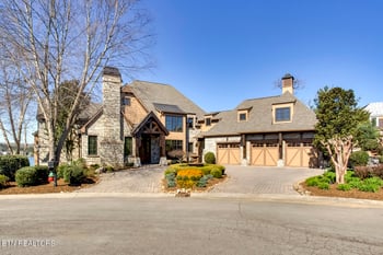 599 Beacon Ct, Lenoir City, TN 37772