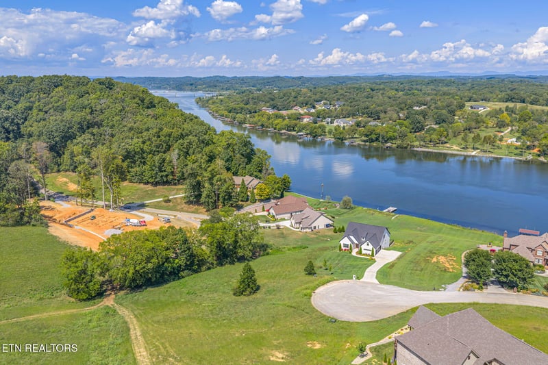 599 River Rd, Loudon, TN 37774