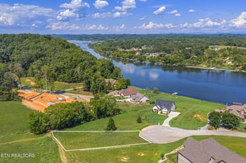 599 River Rd, Loudon, TN 37774