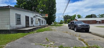 599 W 3rd Ave, Oneida, TN 37841
