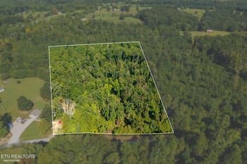 5ac Robbins Dr, Crossville, TN 38572