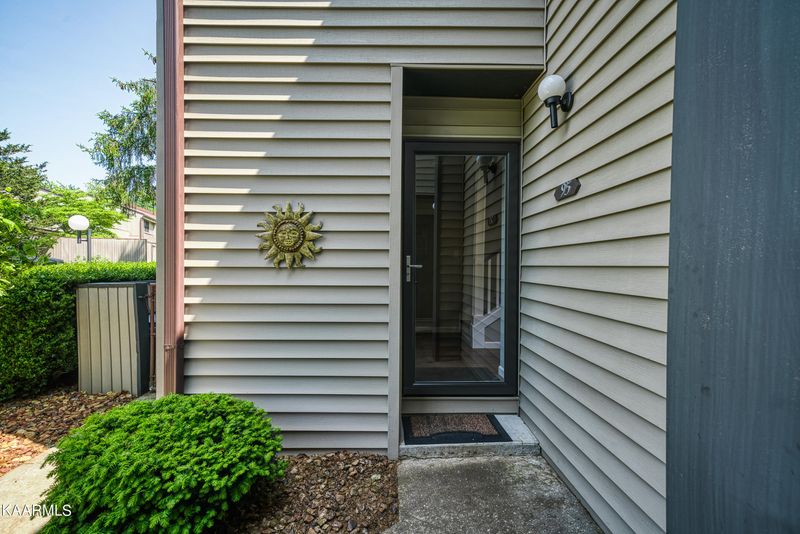 6 Lakeshore Ct #95, Crossville, TN 38558
