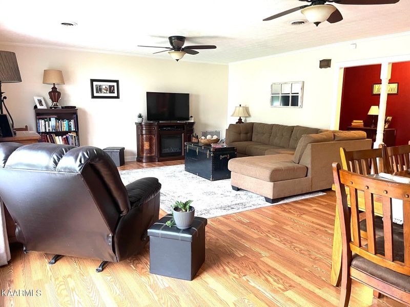 6 Vincinda Ln, Harriman, TN 37748