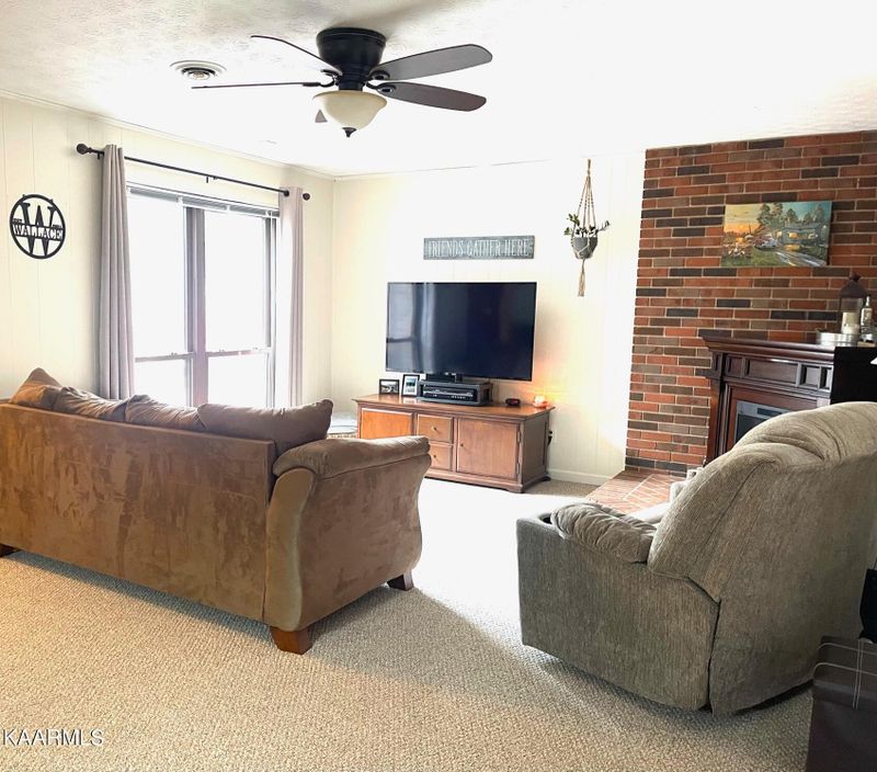 6 Vincinda Ln, Harriman, TN 37748