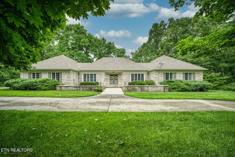 60 Bluff Rd, Crossville, TN 38555