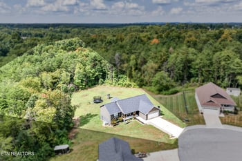 60 Capitol Dr, Crossville, TN 38555