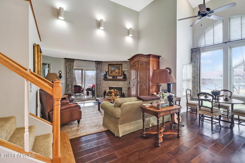 60 Hawthorn Loop, Crossville, TN 38555