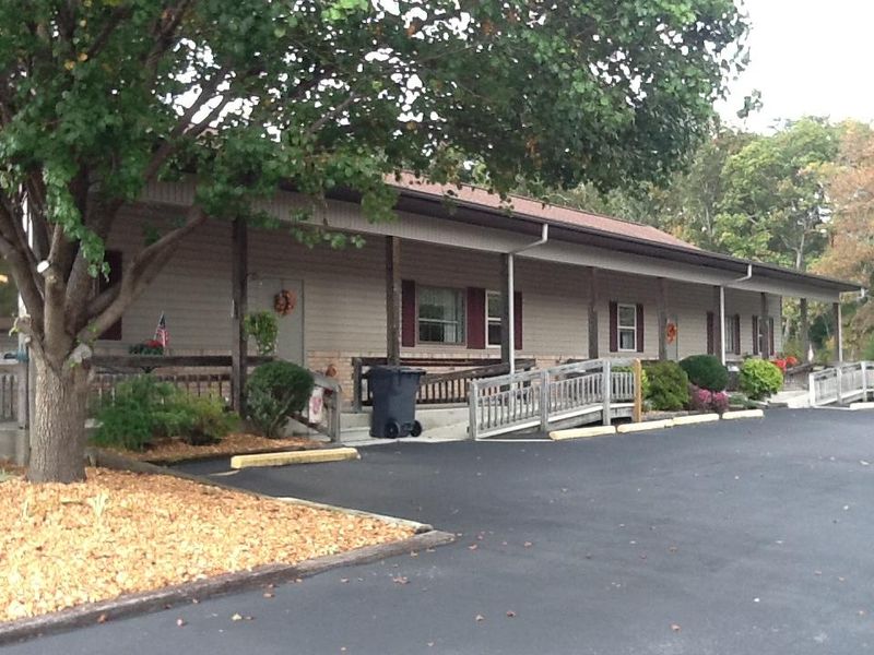 60 Sanje Ct, Crossville, TN 38572