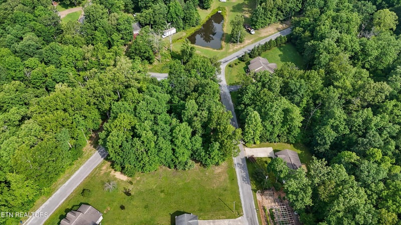 600 Aqum Cir, Crossville, TN 38572