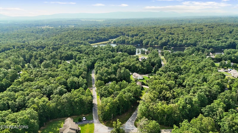600 Aqum Cir, Crossville, TN 38572