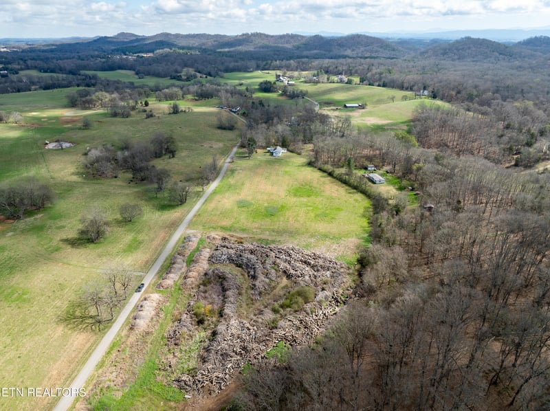 600 Bell View Rd #5 acres #r3, Greenback, TN 37742