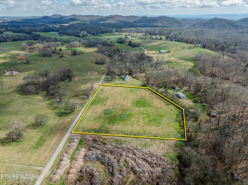 600 Bell View Rd #5 acres #r3, Greenback, TN 37742