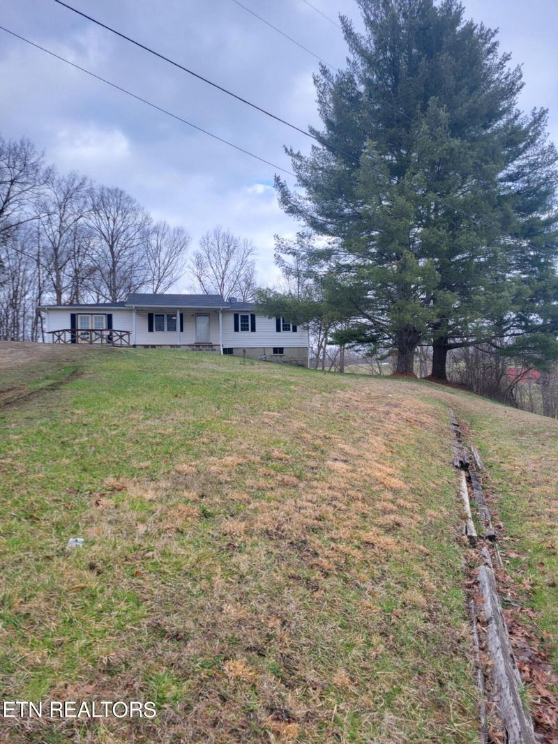 600 Boles Rd, Robbins, TN 37852