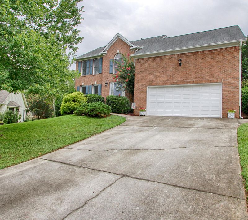 600 Crestwicke Ln, Knoxville, TN 37934